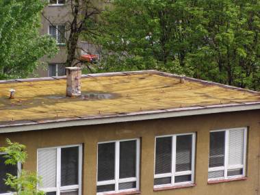 St�vaj�c� stav ploch� st�echy z polyuretanovou izolac�.